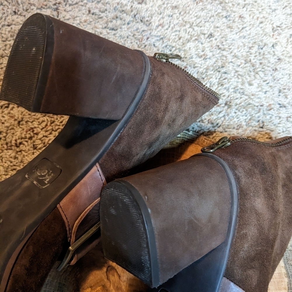 KORKS Heeled Suede Bootie with Chunky Buckle Ankle Boots | Size 9 | EUC - Picture 6 of 14